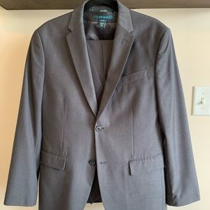 Men’s Perry Ellis three-piece suit - Dark Grey